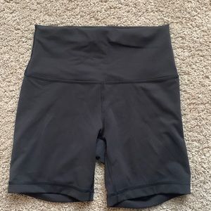 Lululemon Wunder Train High Rise Short